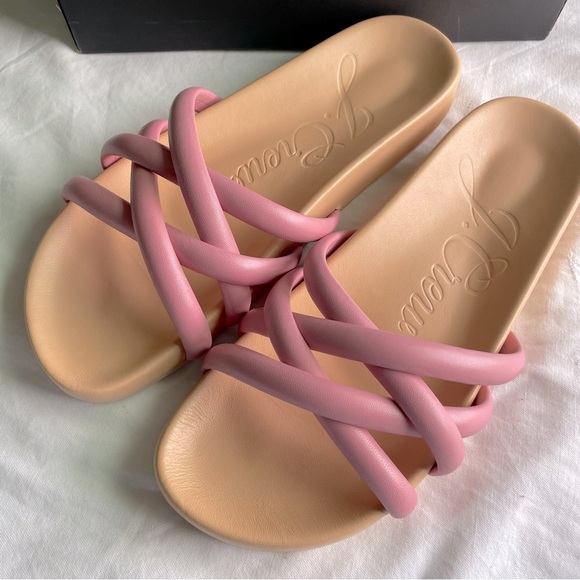 Pacific cushy strap sandals - Main Image